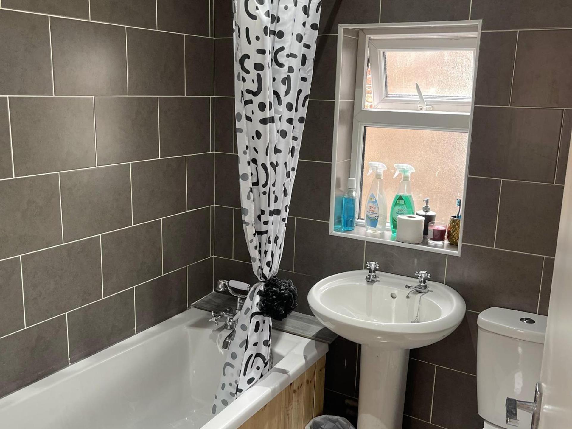 2-Bed Apartment - Sleeps 4 - Street Parking - Wifi Manchester Exterior photo