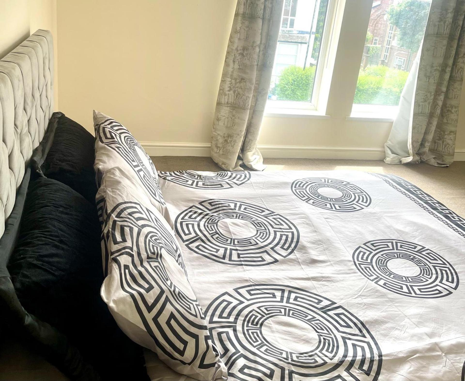 2-Bed Apartment - Sleeps 4 - Street Parking - Wifi Manchester Exterior photo